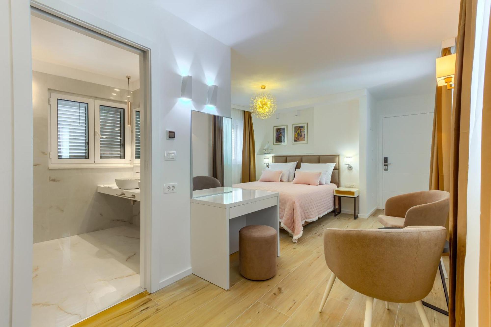 Bed & Breakfast Luxury Bed & Breakfast Irini, In The Heart Of