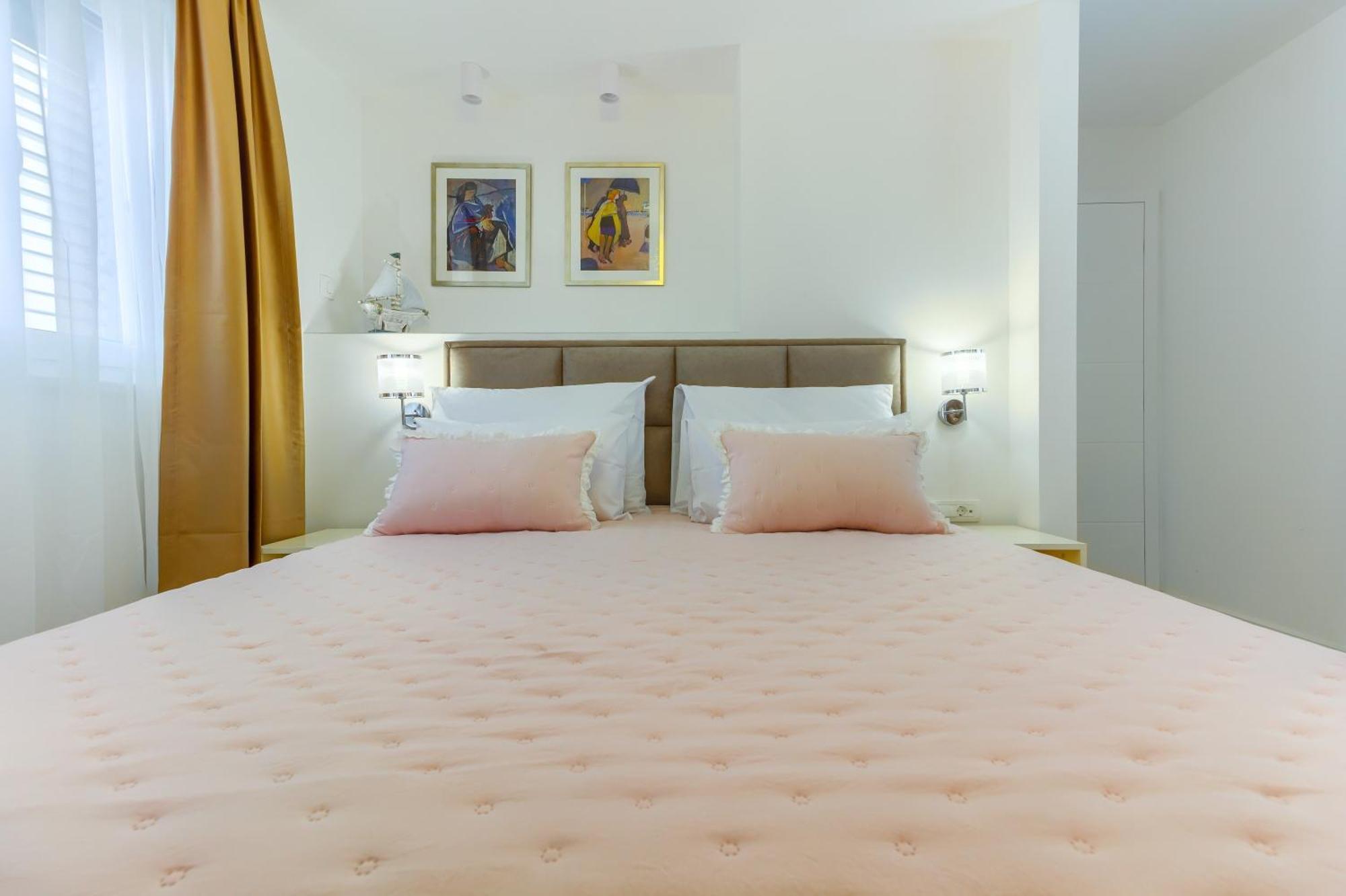 Bed & Breakfast Luxury Bed & Breakfast Irini, In The Heart Of *