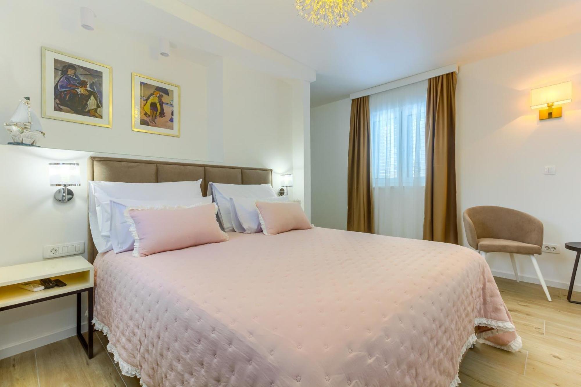 Bed & Breakfast Luxury Bed & Breakfast Irini, In The Heart Of *