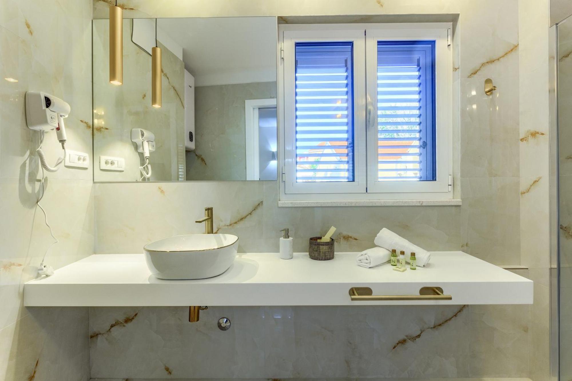 Bed & Breakfast Luxury Bed & Breakfast Irini, In The Heart Of